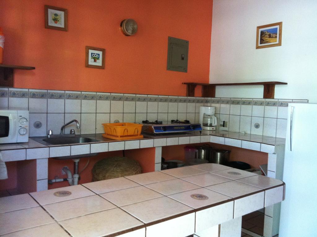 Cabinas El Colibri Puerto Carrillo Bagian luar foto